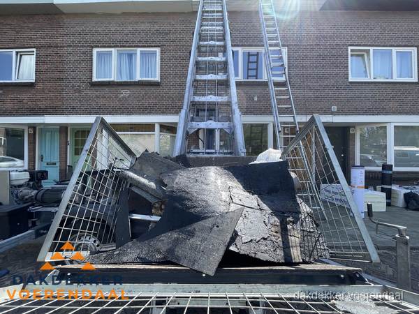 Kosten dakreparatie: dakschade aan flatgebouw in Voerendaal Kosten dakreparatie: dakschade aan flatgebouw in Voerendaal