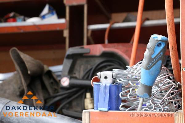 Professioneel gereedschap van dakdekker in Voerendaal