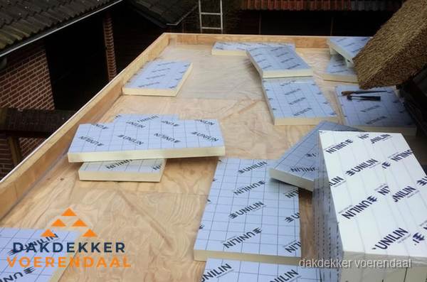 PIR isolatieplaten leggen op plat dak in Voerendaal PIR isolatieplaten leggen op plat dak in Voerendaal